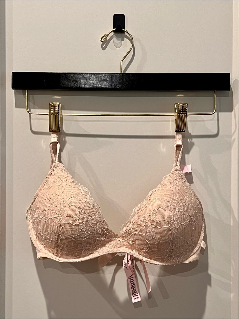 Victoria's Secret Lace Push-Up Bra — Light Pink